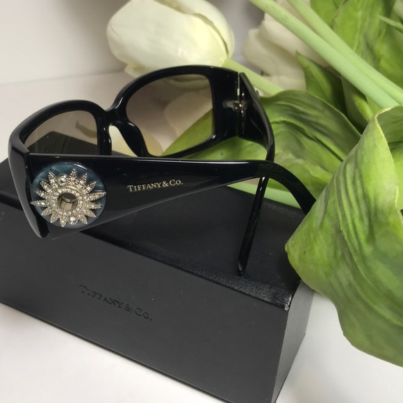 🥳SOLD🥳 TIFFANY & CO. | Black Sunglasses - Picture 2 of 8